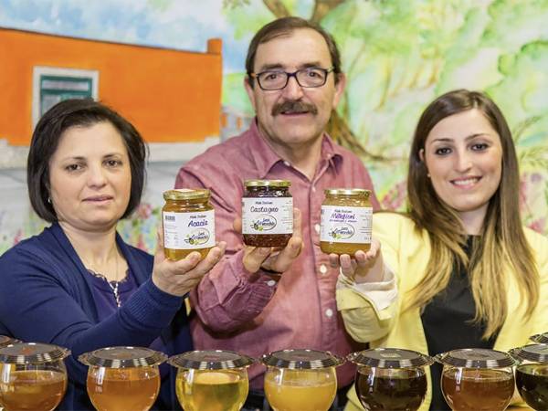 Sweet London, tre premi internazionali per i mieli dell’Apicoltura Luca Finocchio