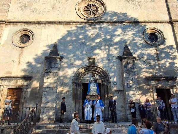 La festa della Madonna delle Grazie a Scanno tra arte fede e tradizione