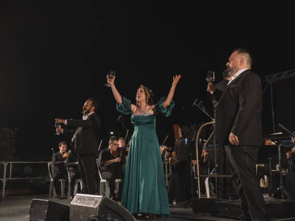"AbruzzoAll’Opera 2025": la grande lirica torna sotto le stelle con Don Pasquale di Donizetti