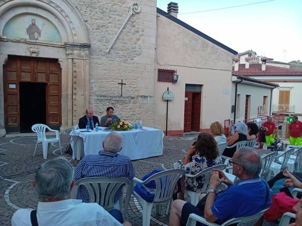 Successo per la Quinta Edizione della “Notte Bianca del Libro a Villalago”