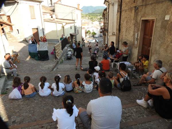 Successo per la Quinta Edizione della “Notte Bianca del Libro a Villalago”