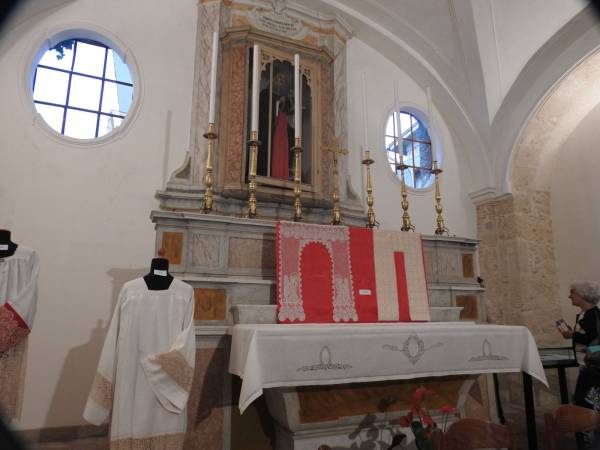 Inaugurazione a Scanno della mostra sul merletto a tombolo nell’arte sacra