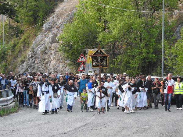 IERI A VILLALAGO FESTA DELLA MADONNA DI LORETO E ACCOGLIENZA DEI PELLEGRINI DI FORNELLI OGGI FESTA DI SAN DOMENICO ABATE