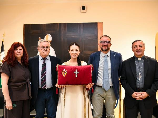 731ª Perdonanza Celestiniana: presentata la Croce del Perdono 2025
