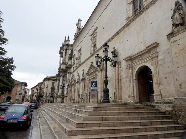 Aula studio, palazzo Portoghesi e biblioteca storica: se non ora, quando?