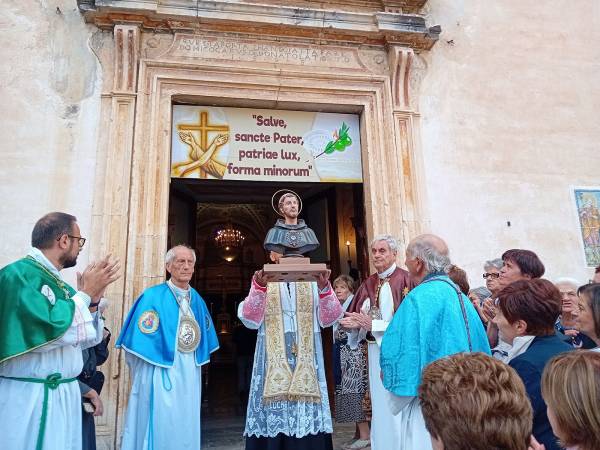 È di nuovo a Scanno il busto reliquiario di San Francesco