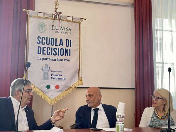 Presentata a Pescara la “Scuola di Decisioni” – Iscrizioni entro il 30 settembre