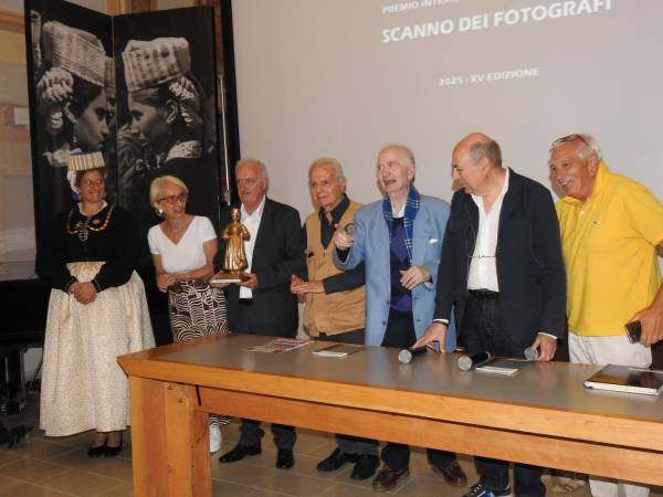 Premiato ieri a Scanno Enrico Speranza vincitore del “Premio Scanno dei fotografi”