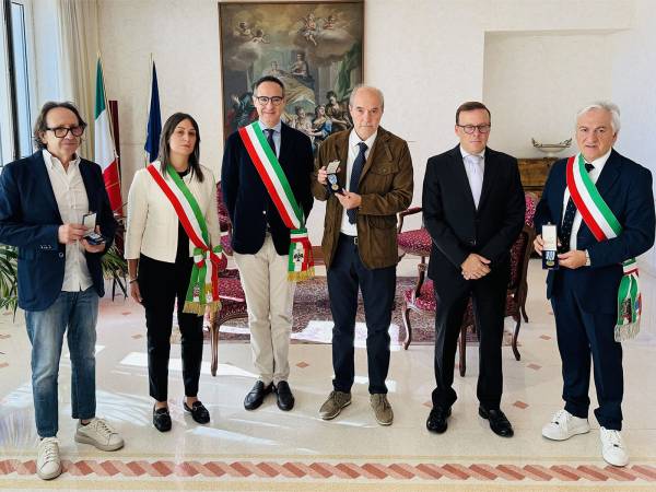 Per la “Giornata degli internati italiani" ieri a L’Aquila il Prefetto ha consegnato le Medaglie d’Onore ai familiari di tre militari internati