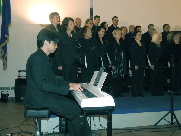 EMOZIONI A VILLALAGO CON LA SCHOLA CANTORUM S. SISTO DELL’AQUILA