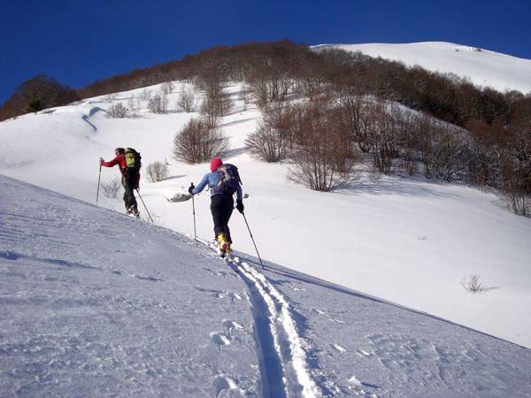 Scanno: cinquantenne cade battendo la testa mentre pratica scialpinismo