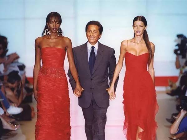Omaggio a Valentino l’imperatore dell’alta moda