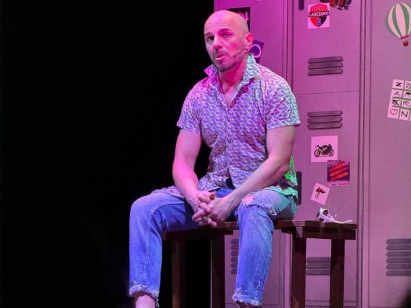 Unaltroteatro ospita “La mongolfiera non soffre d’insonnia”: un viaggio teatrale tra disabilità, sogni e libertà