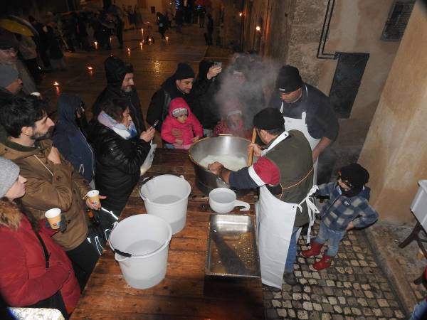 A SCANNO IERI SERA È ANDATO IN SCENA ALL'APERTO IL “PRESEPE NEL PRESEPE”