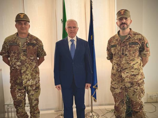 Avvicendamento al vertice del 9° Reggimento Alpini: il Prefetto Cusumano incontra i Colonnelli D'Angelo e Petrocco