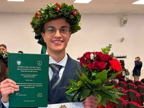 Auguri a Luca Tarullo, neodottore in Scienze Biologiche