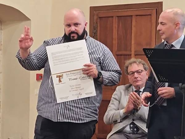 Riconoscimento d'eccellenza a Gubbio per Cristiano Vignali e il suo saggio su San Francesco "Alter Christus, Alter Italicus"