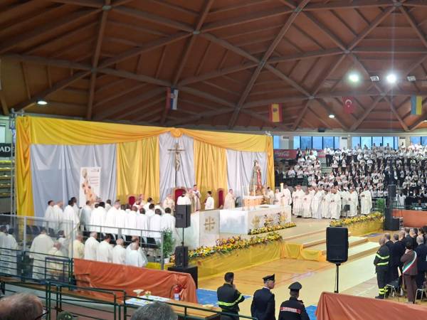 La Chiesa di Sulmona-Valva abbraccia l’Eucaristia: concluso il Congresso Diocesano indetto dal Vescovo Michele Fusco
