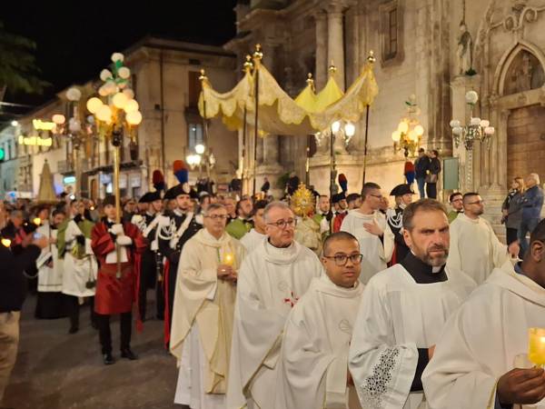 La Chiesa di Sulmona-Valva abbraccia l’Eucaristia: concluso il Congresso Diocesano indetto dal Vescovo Michele Fusco