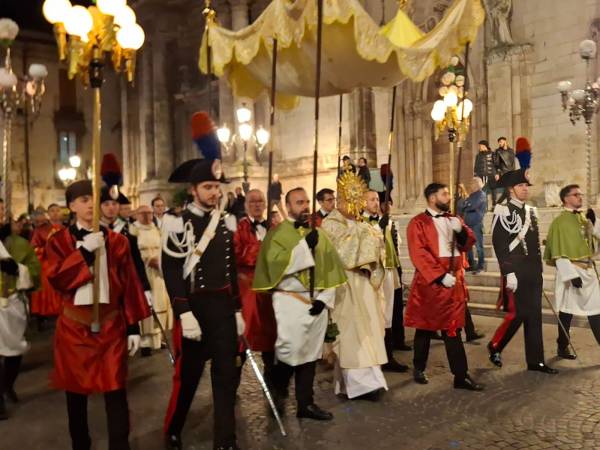 La Chiesa di Sulmona-Valva abbraccia l’Eucaristia: concluso il Congresso Diocesano indetto dal Vescovo Michele Fusco