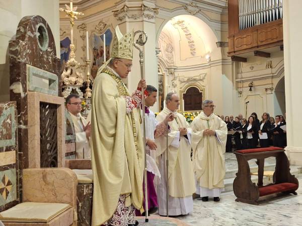 La Chiesa di Sulmona-Valva abbraccia l’Eucaristia: concluso il Congresso Diocesano indetto dal Vescovo Michele Fusco