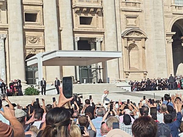 Da Scanno a Roma per far benedire dal Papa l’aureola di San Francesco