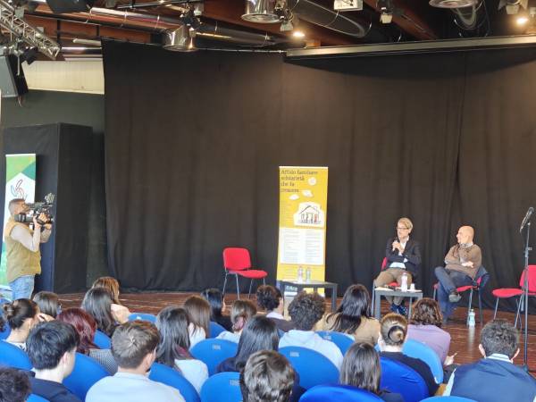 Pellai incontra gli studenti di Pescara e parla di social, amore, dolore ed emozioni