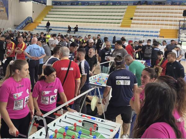 IL CAMPIONATO ITALIANO A SQUADRE DI CALCIO BALILLA PREMIA I PADRONI DI CASA
