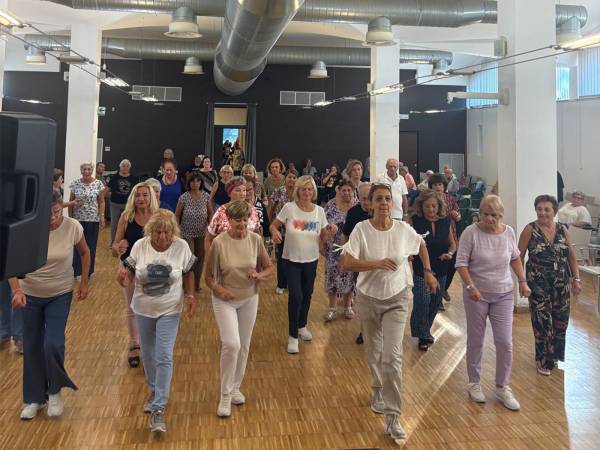 La Festa dei nonni al Centro Britti con balli di gruppo e torneo di calcio balilla con i bambini