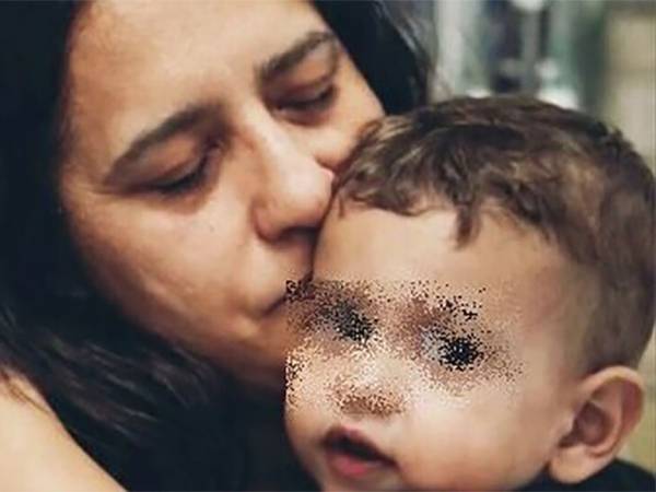 Il piccolo Domenico è morto tra le lacrime dei genitori