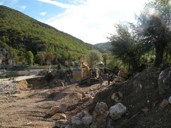 IL FIUME TASSO HA CAMBIATO CORSA NEL SUO ALVEO