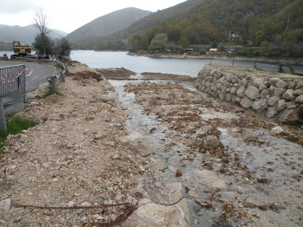 IL FIUME TASSO HA CAMBIATO CORSA NEL SUO ALVEO