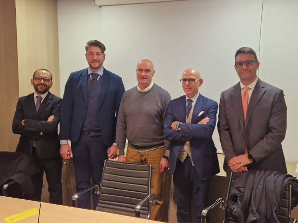 PRESENTATO AD AVEZZANO IL PROGETTO COLONNINE PER LA RICARICA DEI MEZZI ELETTRICI 