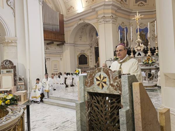 MONS. MICHELE FUSCO INDICE IL CONGRESSO EUCARISTICO DIOCESANO SULMONA-VALVA