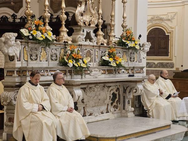 MONS. MICHELE FUSCO INDICE IL CONGRESSO EUCARISTICO DIOCESANO SULMONA-VALVA