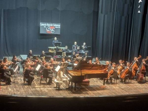 AL CANIGLIA DI SULMONA CONCERTO CON LA PIANISTA ANNA KRAVTCHENKO E L’ORCHESTRA SINFONICA ROSSINI