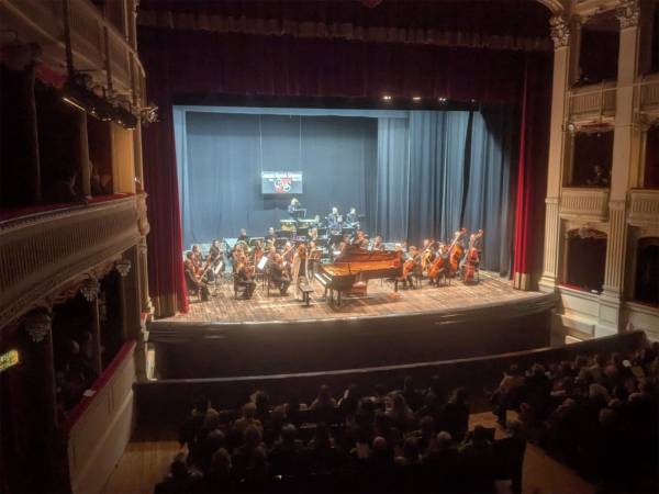 AL CANIGLIA DI SULMONA CONCERTO CON LA PIANISTA ANNA KRAVTCHENKO E L’ORCHESTRA SINFONICA ROSSINI