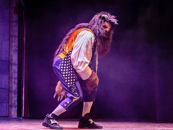 LA BELLA E LA BESTIA