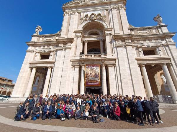 Pellegrinaggio ad Assisi della comunità parrocchiale di Scanno per l’ostensione delle sacre spoglie di San Francesco 