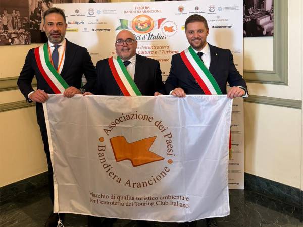 A Scanno sventolerà anche per quest’anno la Bandiera Arancione del Touring Club Italiano