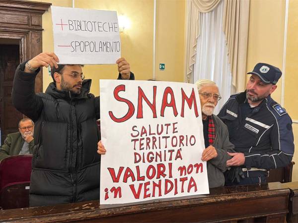 ATTIVISTI ESPULSI DAL CONSIGLIO COMUNALE DI SULMONA