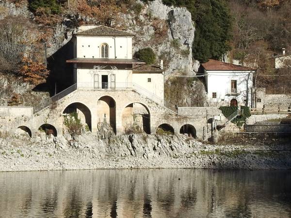 Interventi di messa in sicurezza dell’ex eremitaggio della Madonna del lago