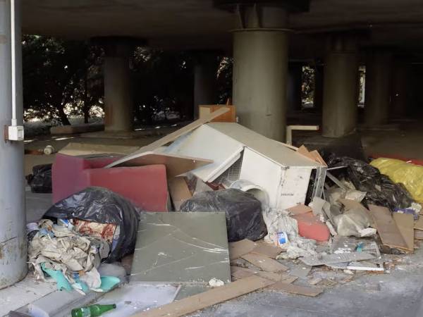 ABITARE IL DEGRADO - IL CASO DEI "PROGETTO C.A.S.E."