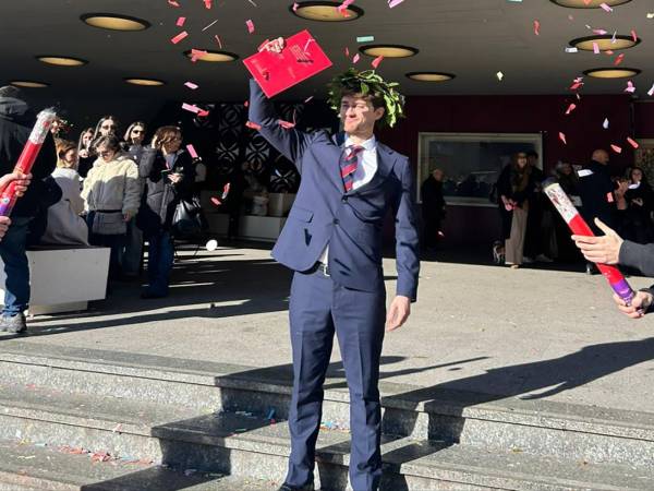 AUGURI A MATTIA<br>Neodottore in Economia 