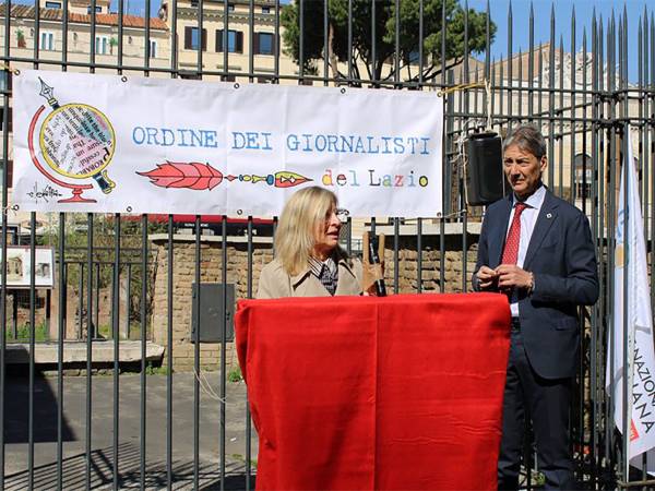 Giornalisti in piazza per l'equo compenso