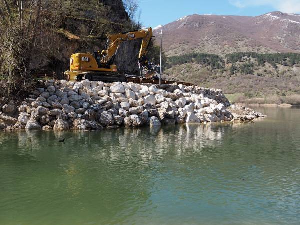 LAVORI DI RISANAMENTO DELLA FRANA ALLA FOCE DEL FIUME TASSO