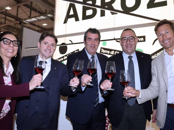 L’Abruzzo a Vinitaly con 97 cantine e 300 etichette