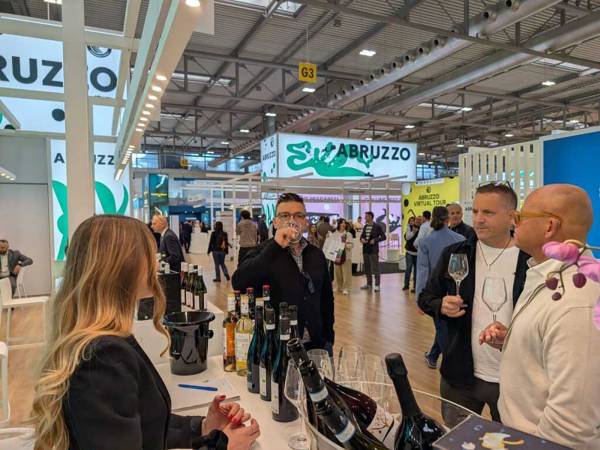 L’Abruzzo a Vinitaly: seconda intensa giornata