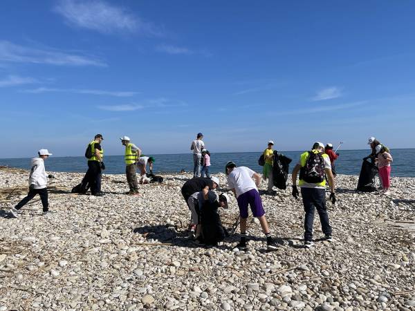 VOLONTARI E BAMBINI PER L’AMBIENTE: FOCE DI ROCCA SAN GIOVANNI