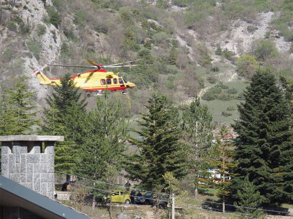 Ciclista settantenne cade dalla bici per malore lungo la S.R. 479 nei pressi delle “Fonticelle” di Villalago